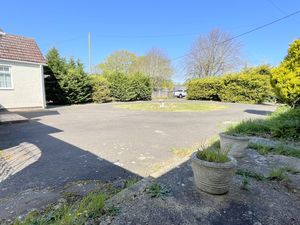 Point Clear Road- click for photo gallery
